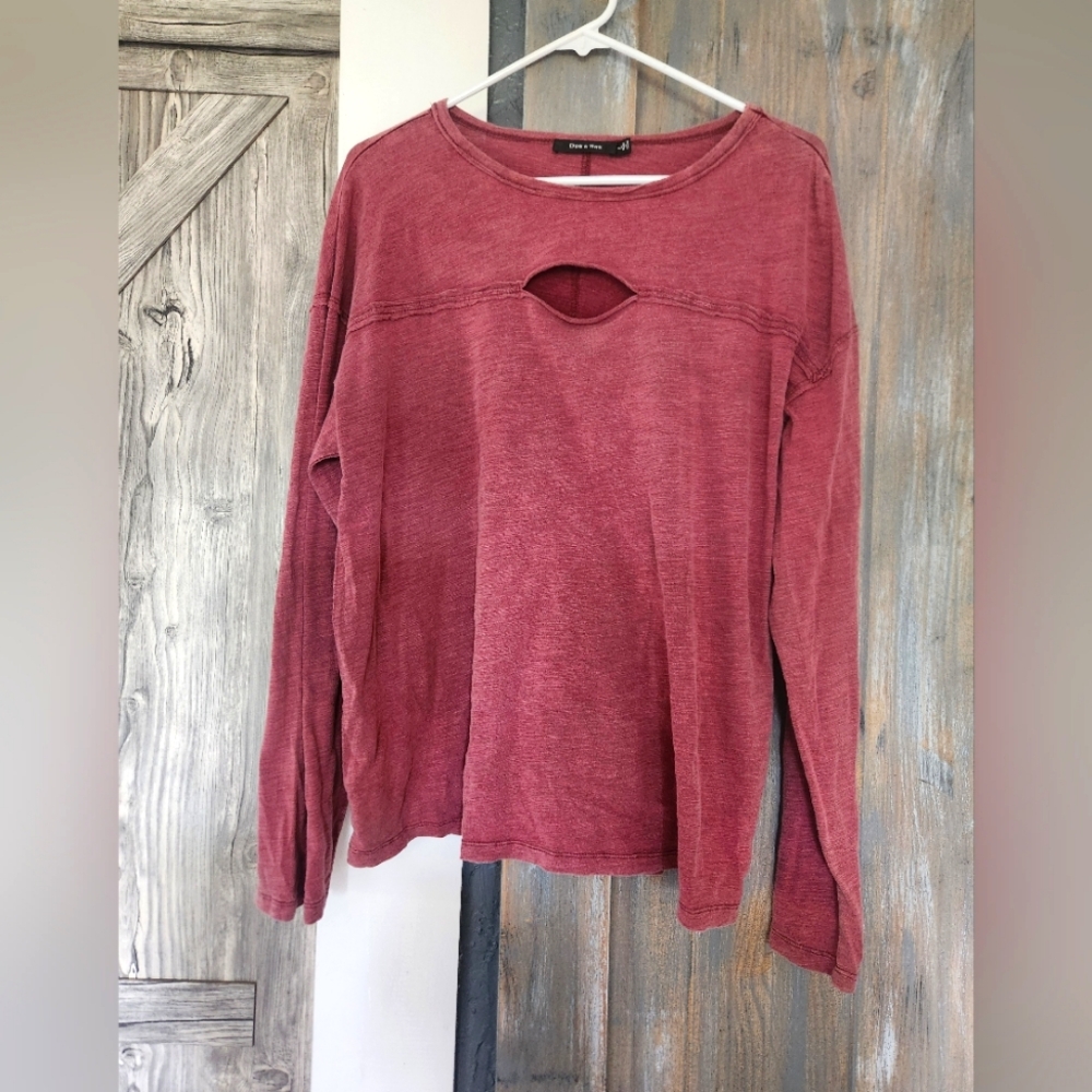 Doe And Rae Women's mauve Top With Cutout